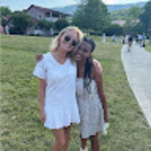 Meet your Posher, Natalie